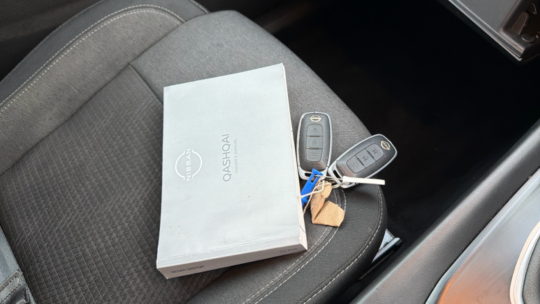 Nissan Qashqai 1.3 DiG-T MH N-Connecta 5dr Petrol Hatchback